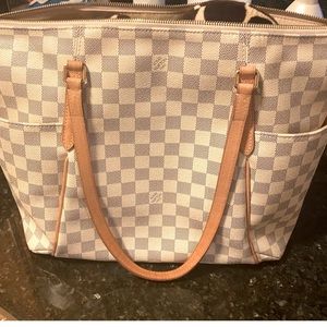 TRADED Louis Vuitton Damier Azur Totally Tote💕